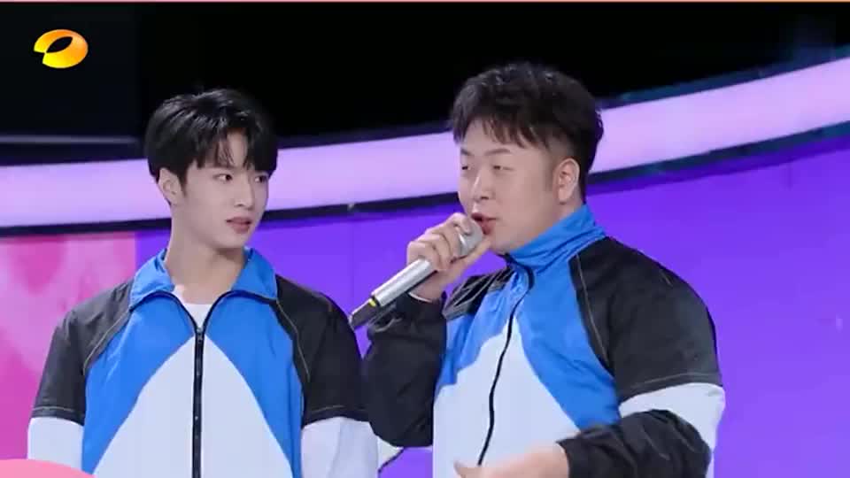 快乐大本营:刘耀文搀扶杜海涛上桥,搞笑上演敬老宣传片