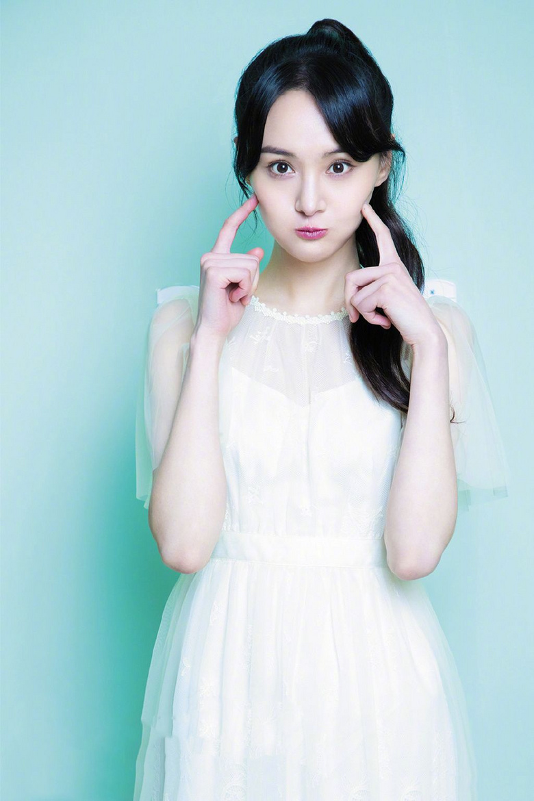 郑爽久违拍大片模样好青涩,网友:重回楚雨荨时光