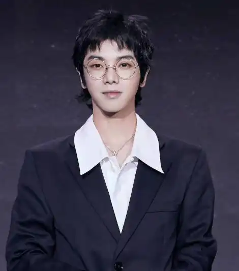 《歌手》网友在线叫人,呼声最高的竟不是李健,张杰?而是华晨宇