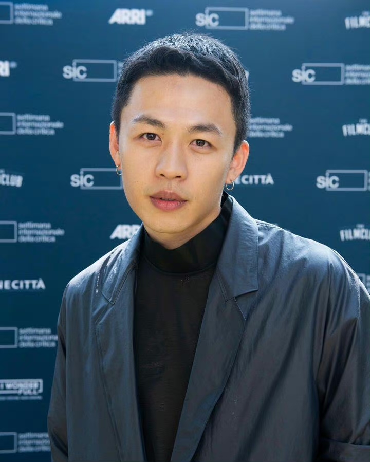 王紫璇的男友李鸿其和张若昀好像啊.