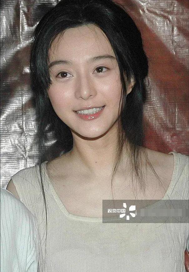 范冰冰十几岁素颜照,短发很清纯又亮眼,网友:林心如比她强不少