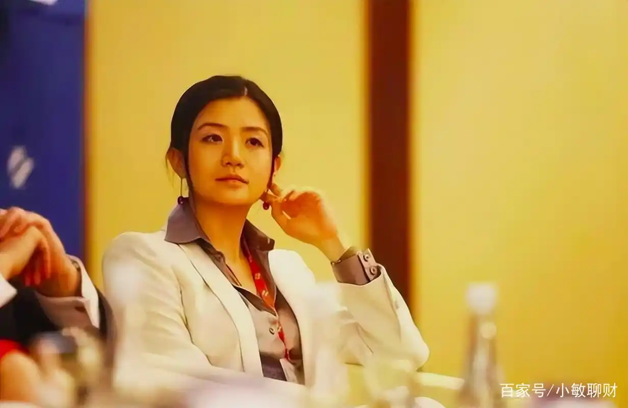 女富豪李颖:马云三次赴美邀请,30岁为马云赚上百亿,至今未婚