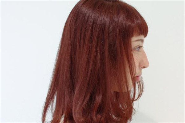 棕红色发色适合什么肤色 棕红色头发适合年龄