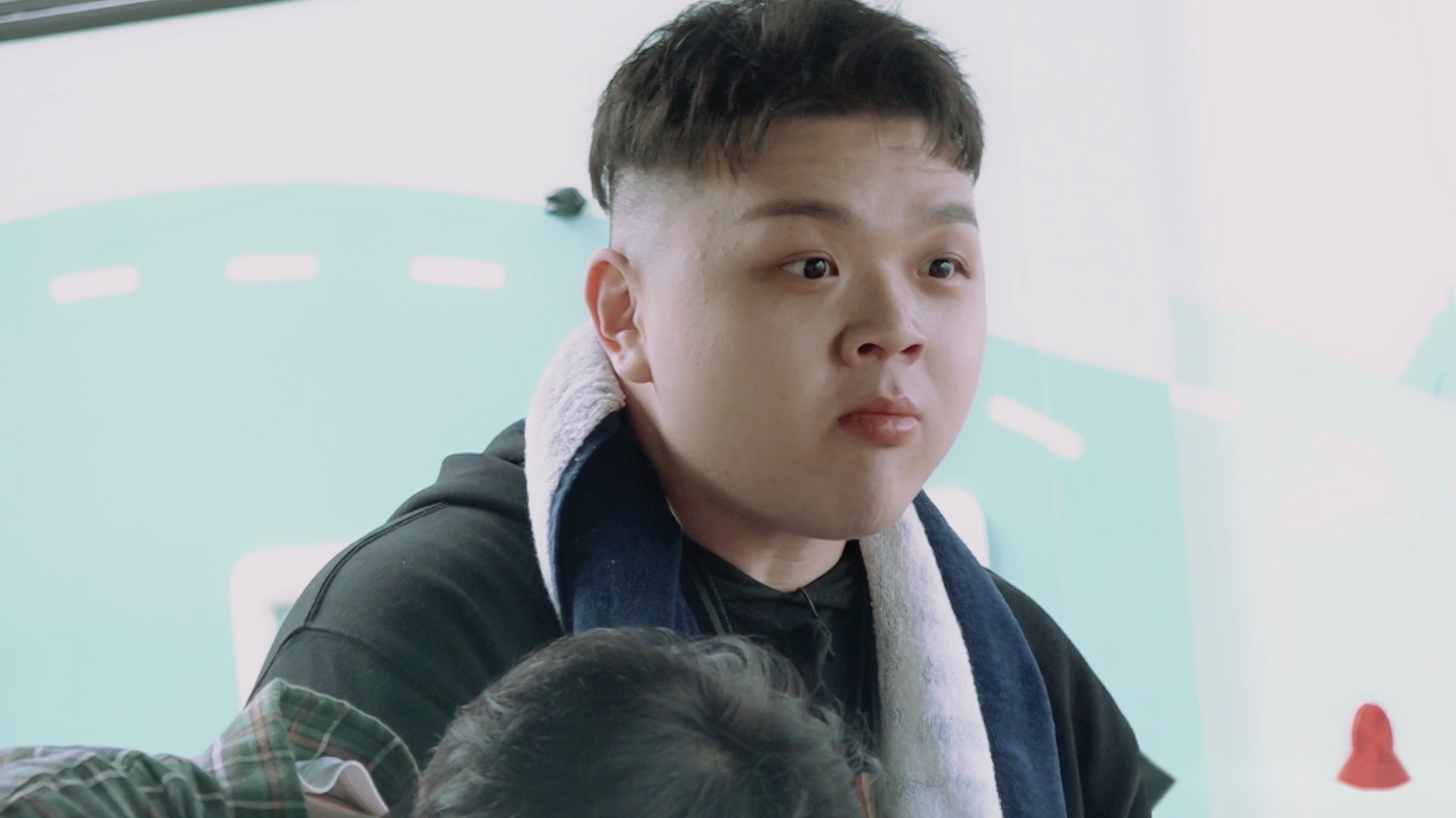 青春的花路和朋友聚会吃饭你会聊什么,艾福杰尼会说