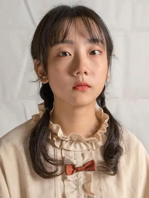 分享一组女青年头像素材照片