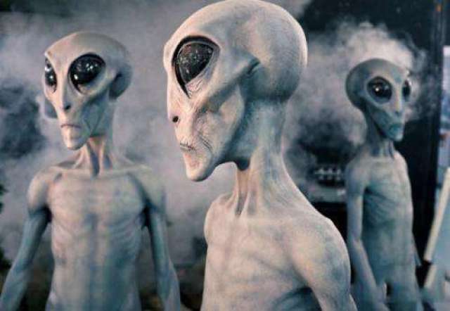 中国最火的ufo事件上海近距离拍摄到ufo和外星人