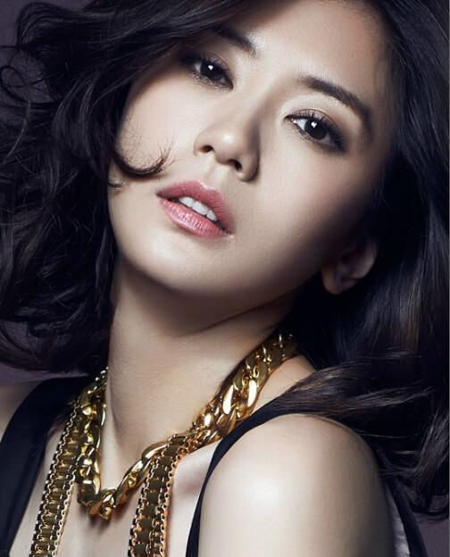 看了贾静雯年轻时的照片,才明白为啥有人愿意为她豪掷五亿!