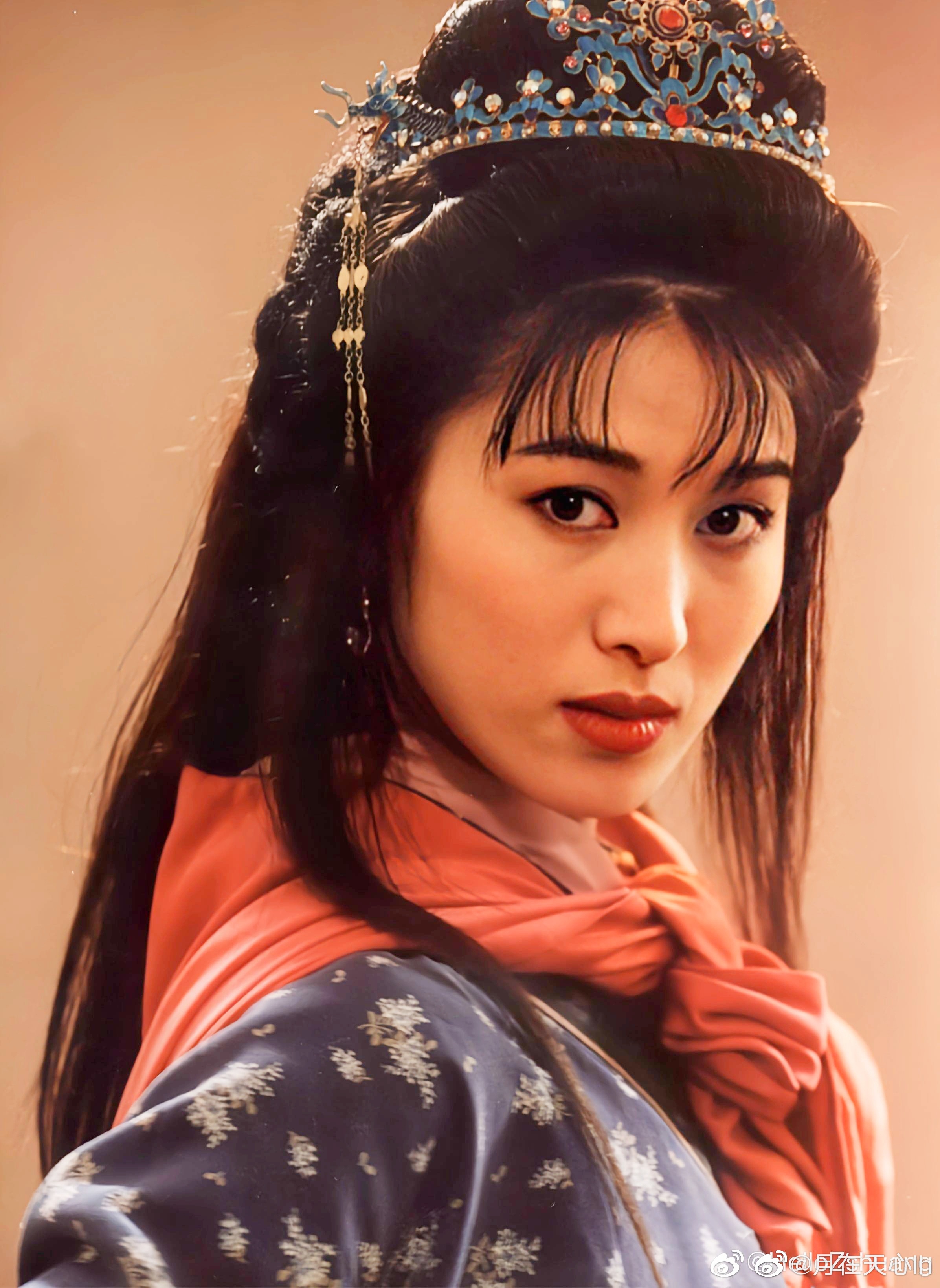 《水浒传》扈三娘《六指琴魔》赫青花巜六指琴魔》赫青花郑爽微博截图