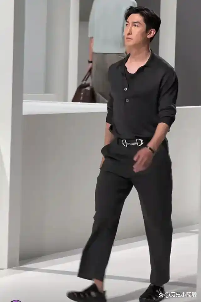 上海这一夜王阳嘴歪武大靖翘臀全都输给了53岁胡兵