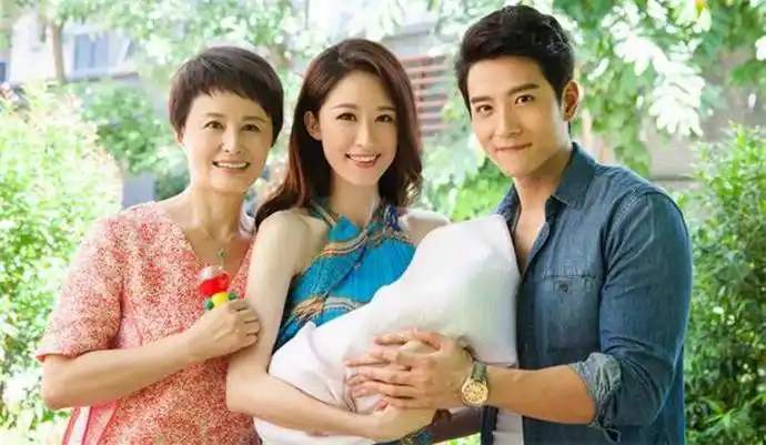 张峻宁老婆是谁 张峻宁强硬后台被扒假戏真做女友首露真容 张峻宁结婚