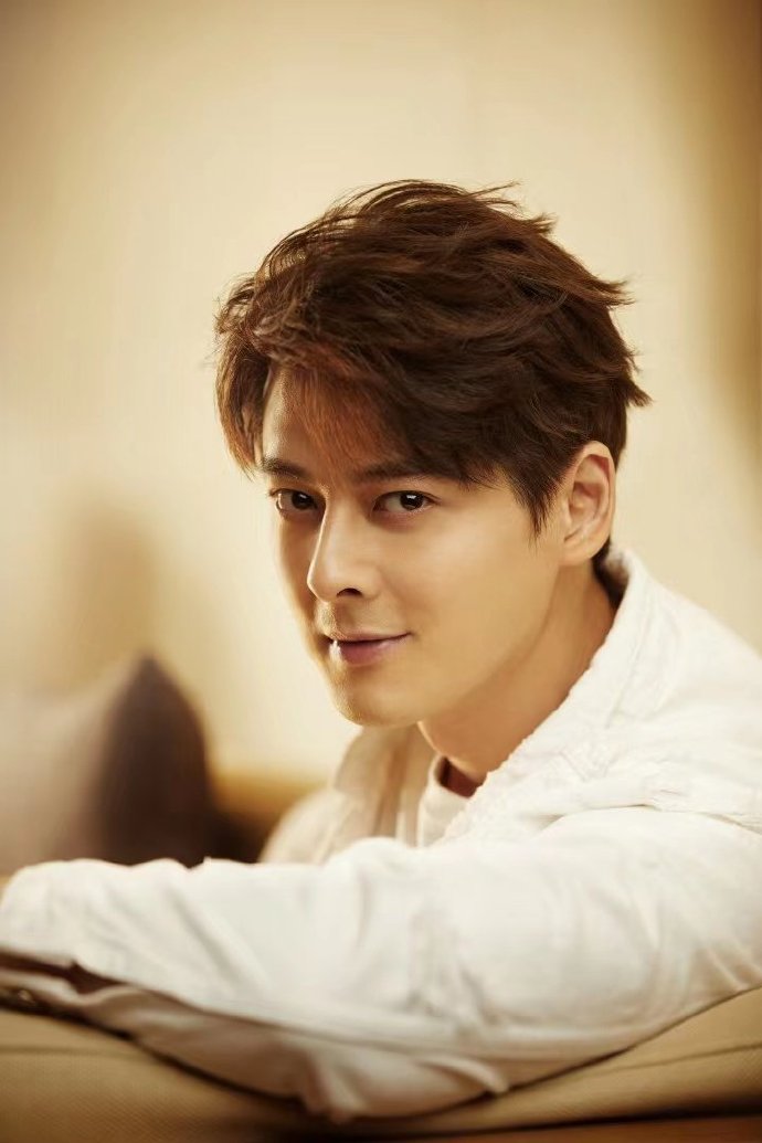 郭品超说墨白今晚见##郭品超又换新皮肤了