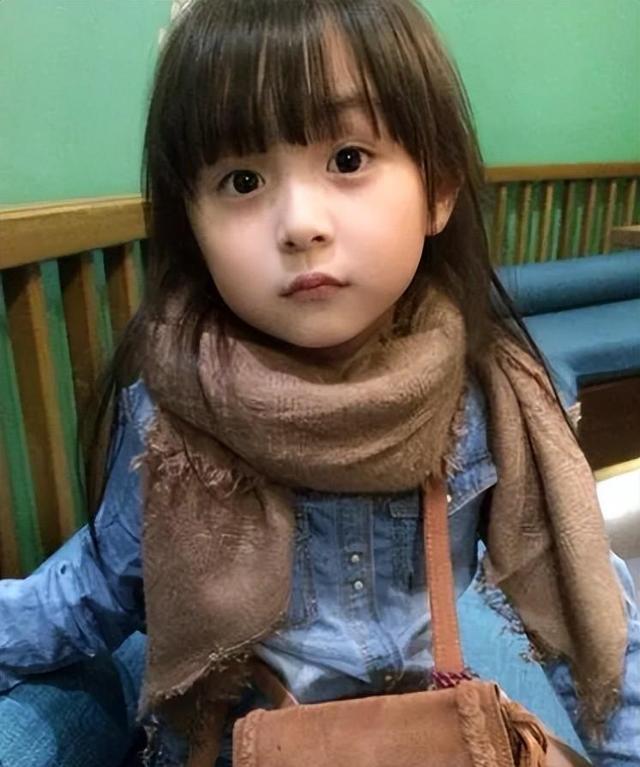 刘楚恬:从国民俏闺女到幸福小红人她是演艺圈的"神童",被誉为国民俏