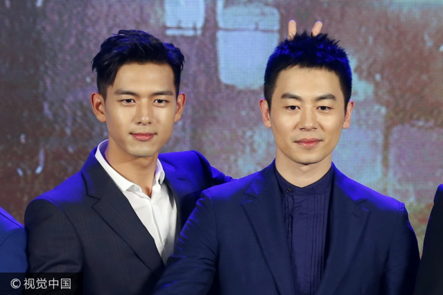 刘烨西装笔挺朱亚文"长出兔耳朵"韩三平携欧豪白客组建军天团