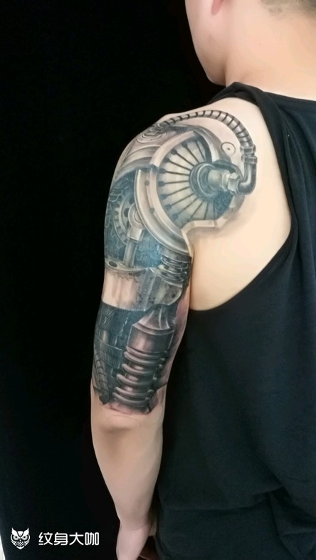 《机械臂》_黑灰写实纹身图案大全 - 纹身大咖