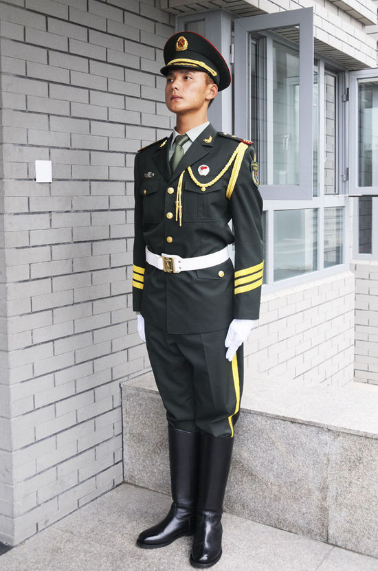 中国人民解放军三军仪仗队宿舍哨兵.