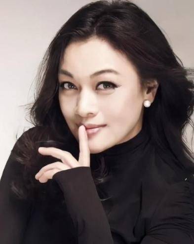 可红高粱的女主角,不仅成就了影后还征服了张艺谋_顾长卫_刘小宁_表演