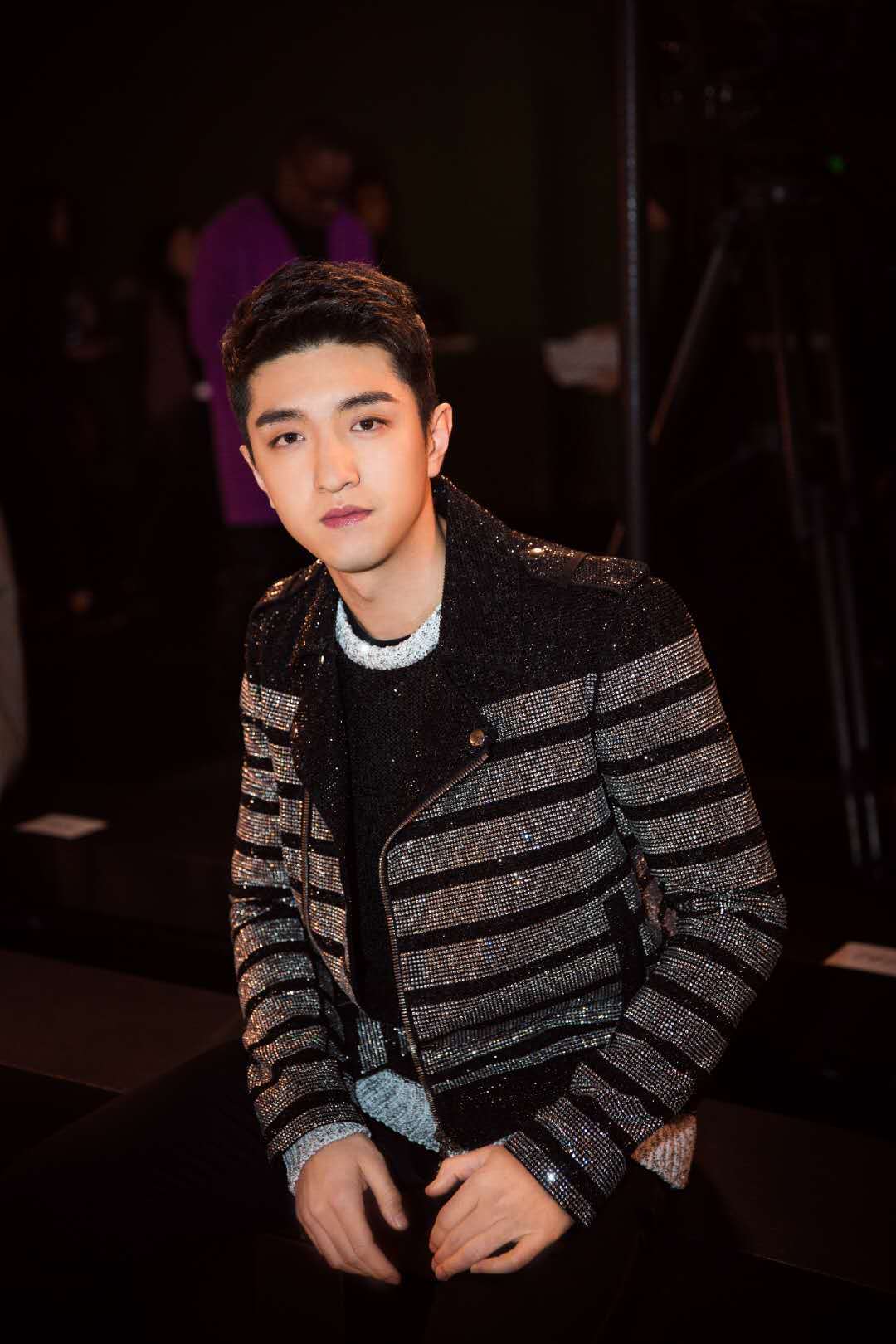 金瀚现身巴黎男装周 新生代硬核小生彰显不凡魅力__凤凰网