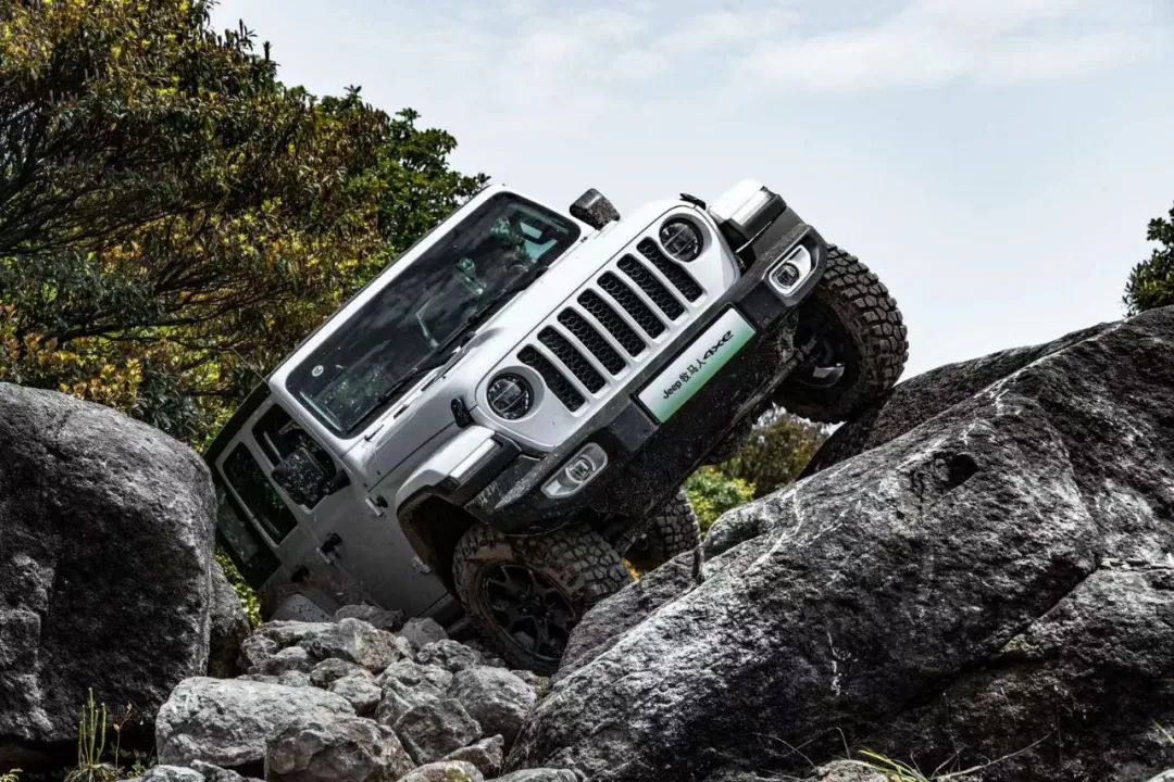jeep牧马人4xe让优雅与生猛并存