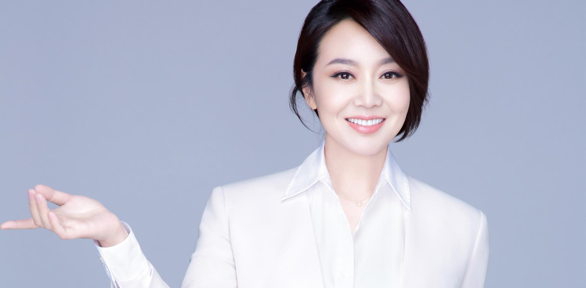 [中国赞]2004年,闫妮的老公邹伟一回家,就冲着正在做饭的闫妮说到:"