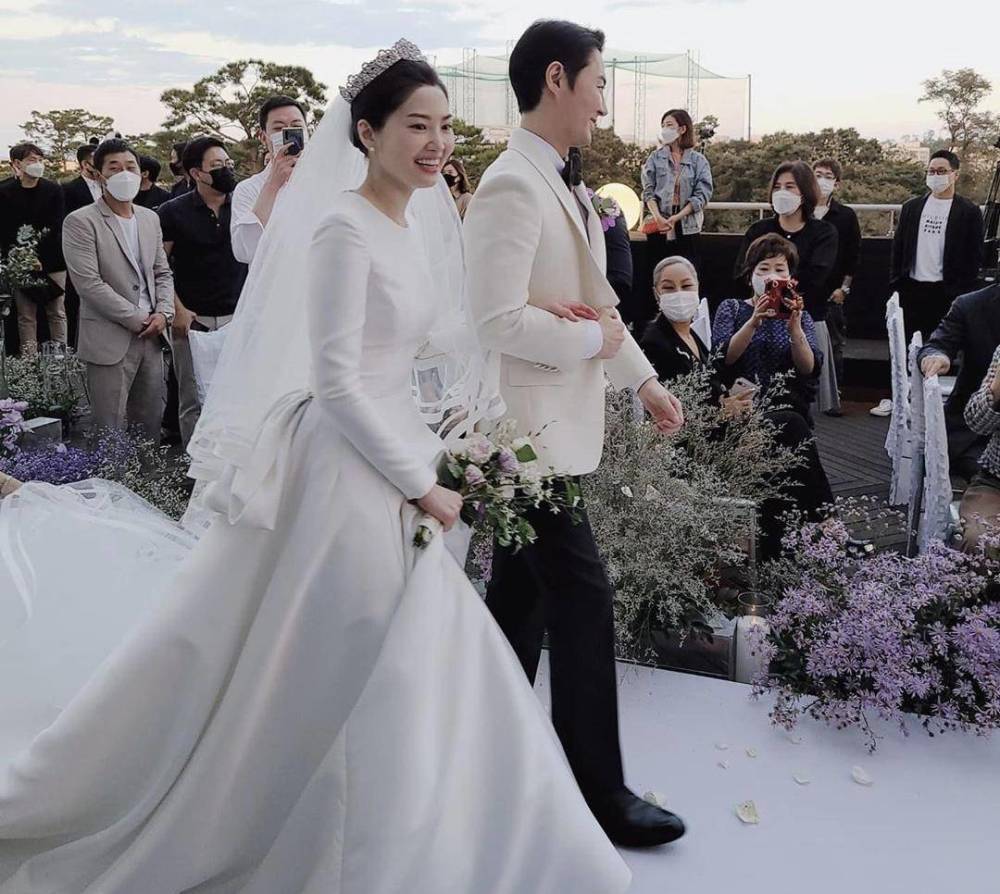 40岁韩国男神junjin婚礼现场照曝光空姐妻子气质出众