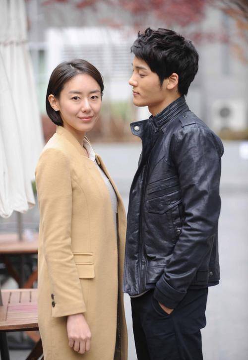 眼泪女王尹晶喜:美少女逆袭成收视女王,当红时低调嫁圈外人隐退_剧中