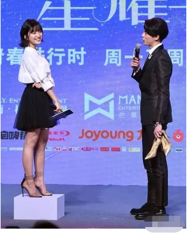 沈月身高160cm网友却说她应该才140cm有图为证