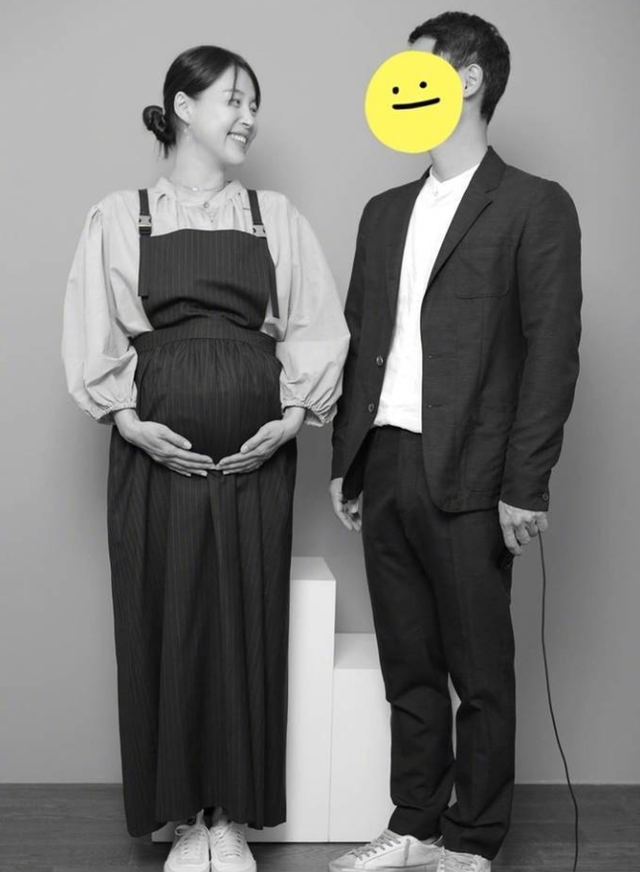 「组图」韩智慧晒待产照 与老公同框合影画面恩爱温馨