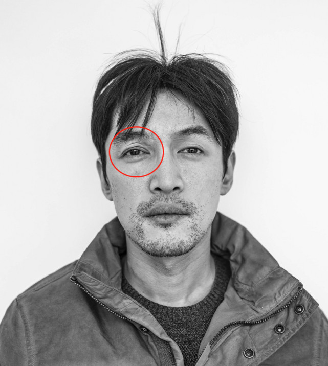 胡歌拍无滤镜写真照,眼部伤疤被挖苦难看,看到头发泪目了