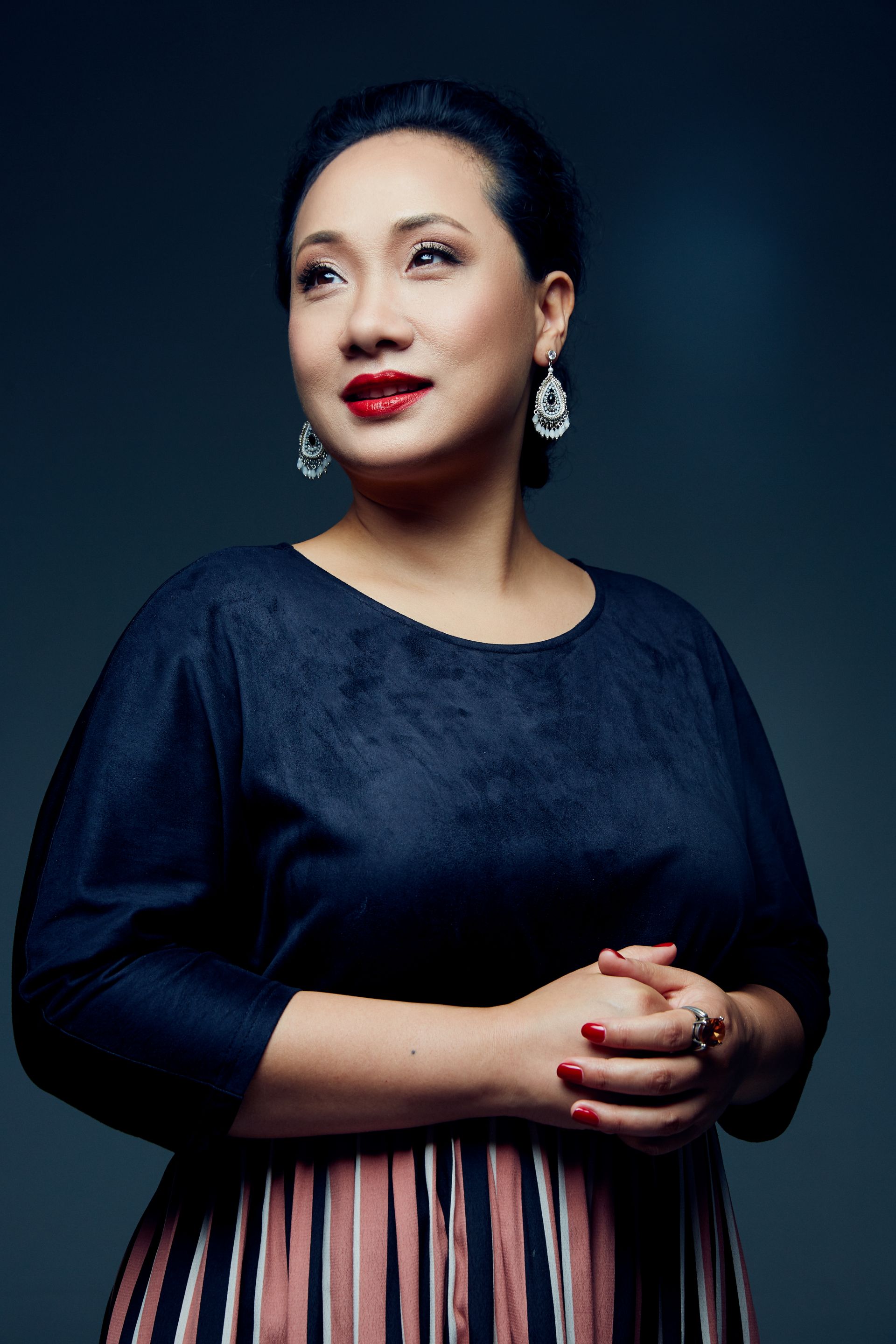 李歌,女高音歌唱家,武汉音乐学院声乐副教授,硕士研究生导师.