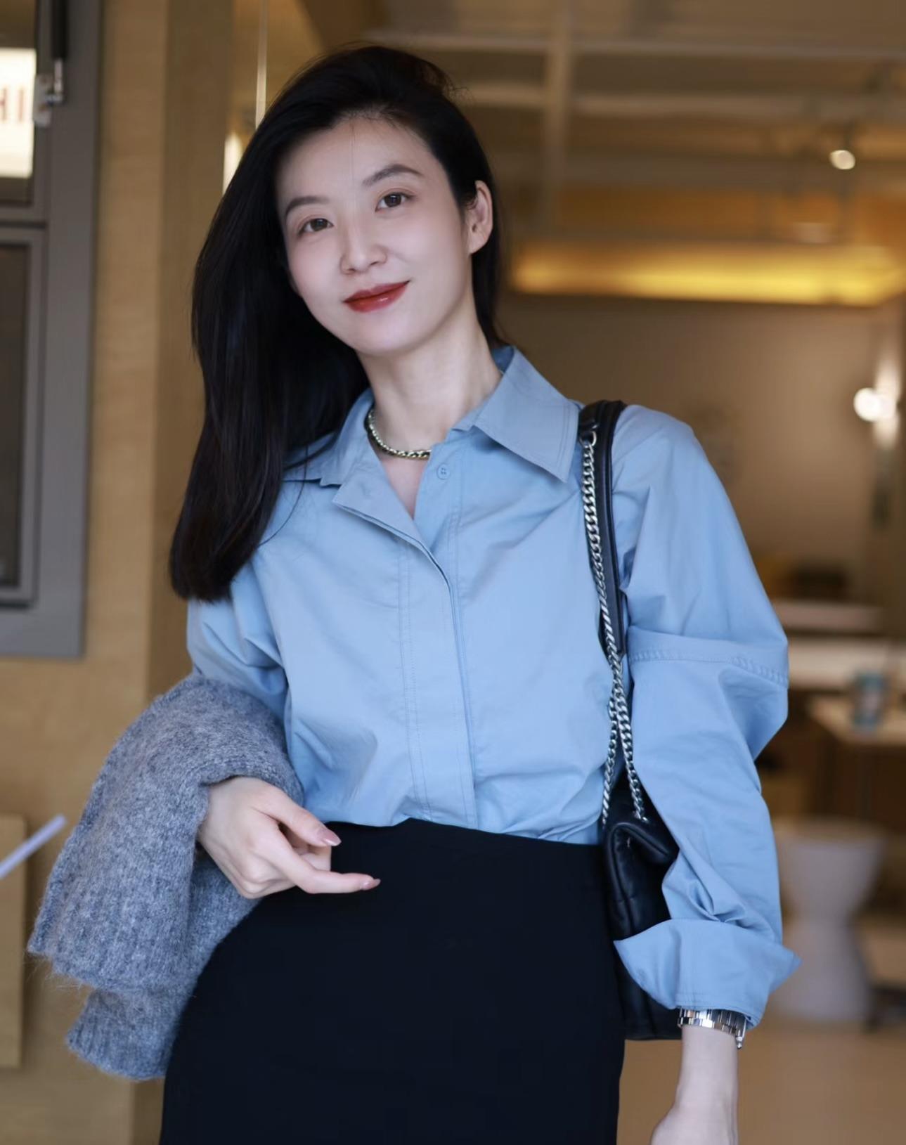 《新闻女王》穿搭出圈,佘诗曼演绎职场女强人,散发干练和优雅_西装