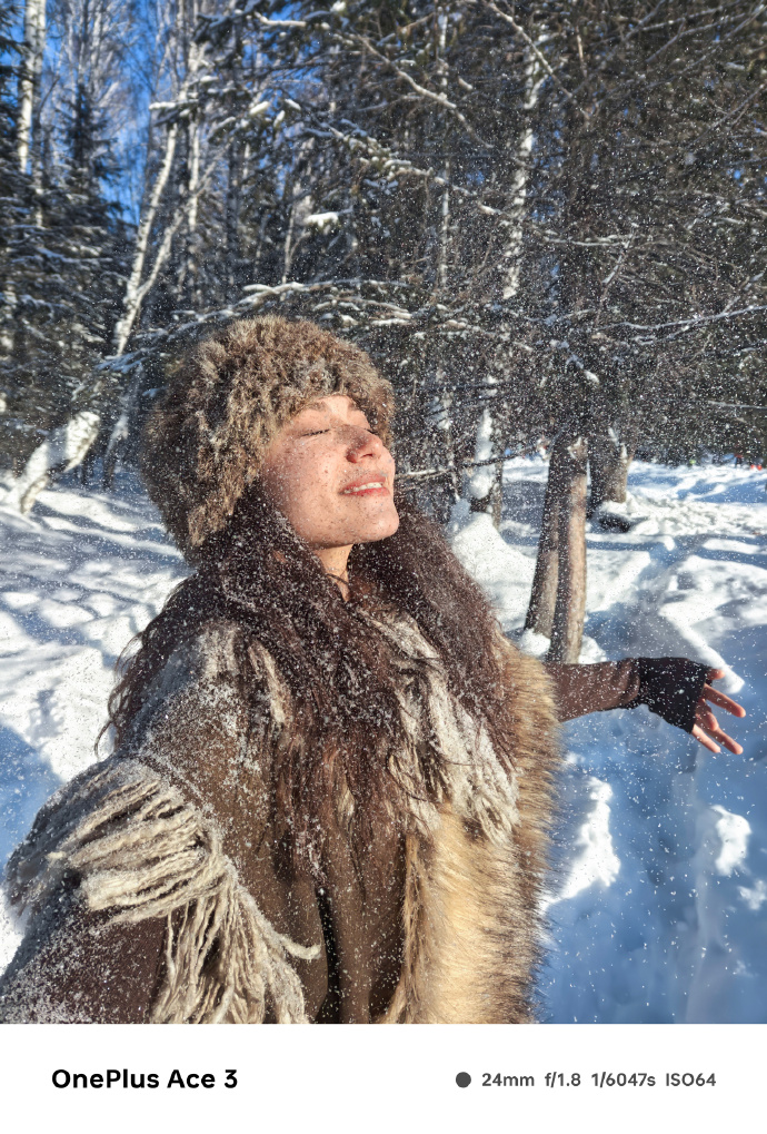 禾木冬末    雪景人像  定格了时光    #微博手机影像年##镜头下的她