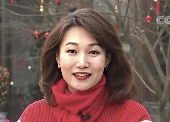 美女李梓萌工作认真,多才多艺,网友:想娶她但没把握!