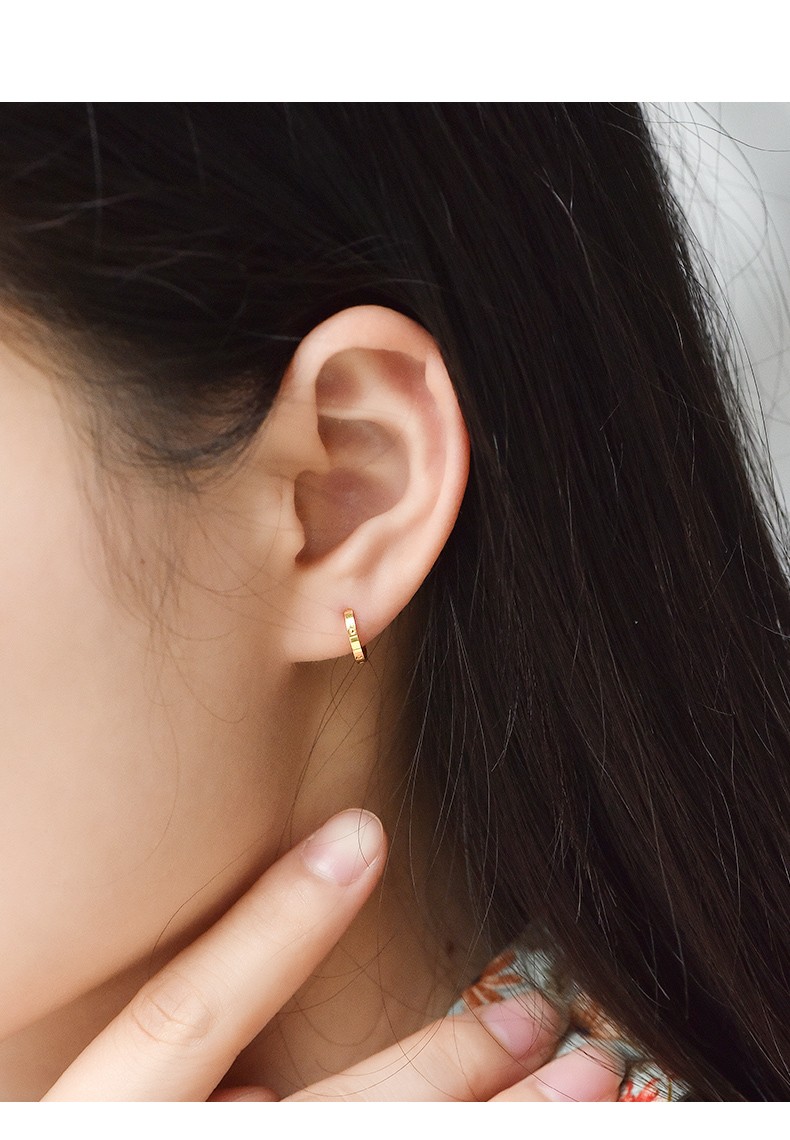 老凤凰黄金耳钉女简约时尚18k黄金耳环精致金耳圈耳饰品耳骨钉一对送