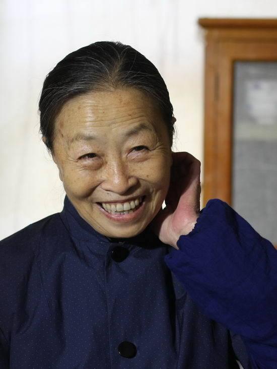 "丑娘"张少华:一辈子住40平小房子,临终前却仍背负骂名