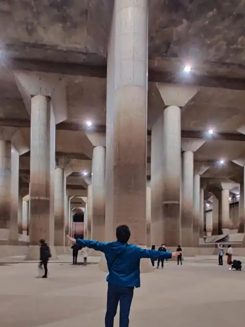 日本景点地下宫殿东京地下排水系统