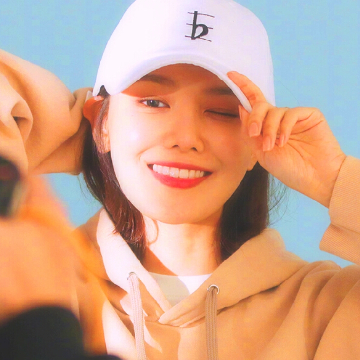 自截爱豆女头像.崔秀英.素质拿图.喜欢收藏.by张十六.