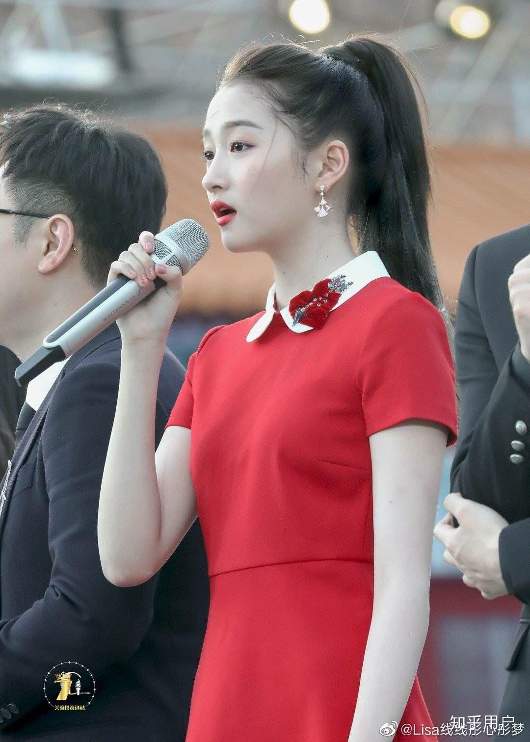 关晓彤和乔欣家里谁家更有钱