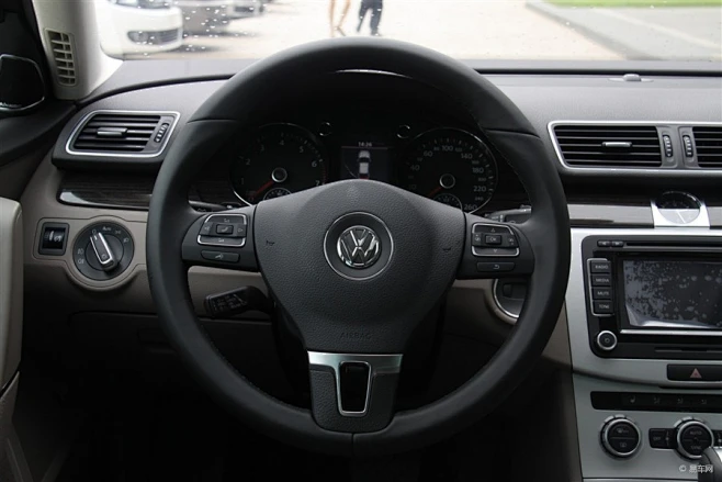 【迈腾2011款b7l 2.0tsi dsg至尊型方向盘汽车图片