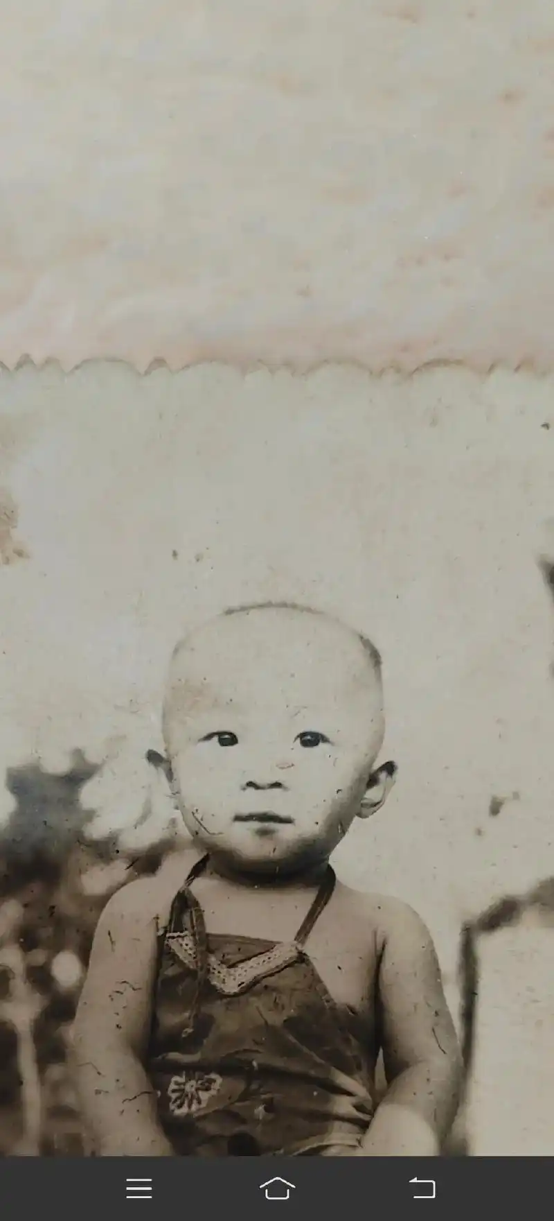 基因这个东西让你不服都不行,父女小时候的照片对比! - 抖音