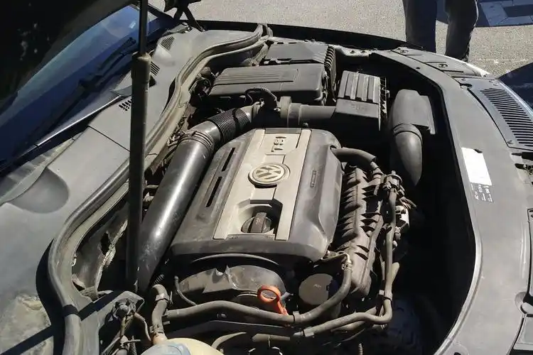 这要看是什么排量的,2011款迈腾14t的发动机型号是ea111,排量ml1390