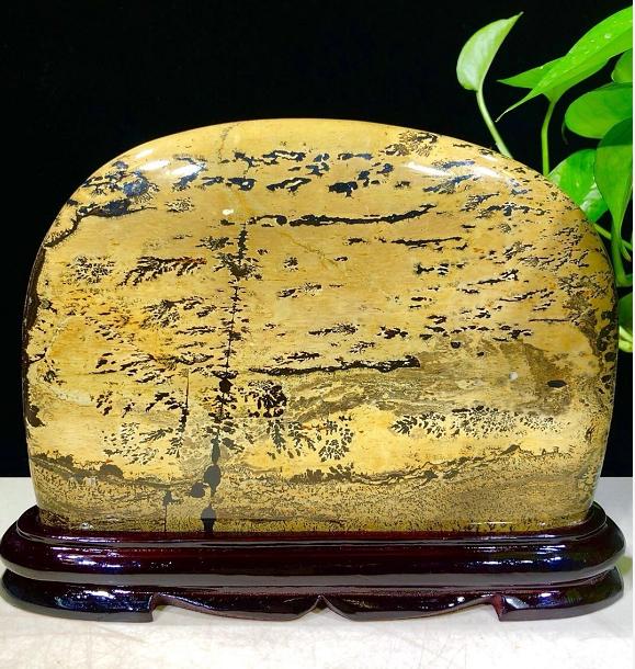 石头是自然界一切朴的依附,又是一切繁的窜托,欣赏天然奇石