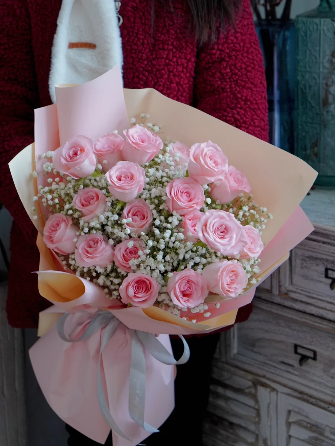19支粉玫瑰白色满天星花束