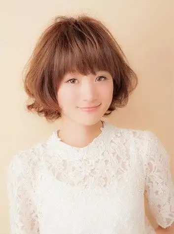 小脸烫什么发型好看女