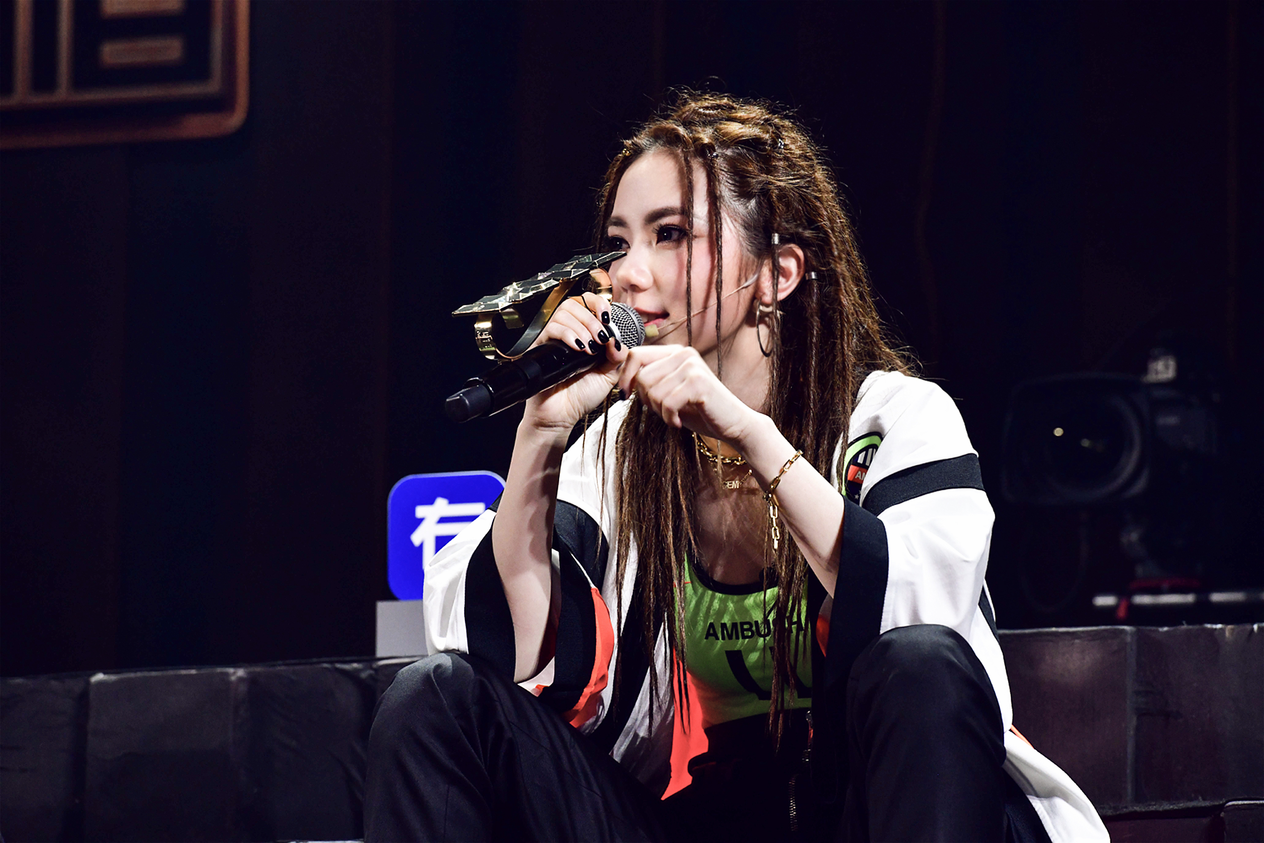 中国新说唱# @邓紫棋gem 睡公主 在线分享解解鄧紫棋的笑容狙击!