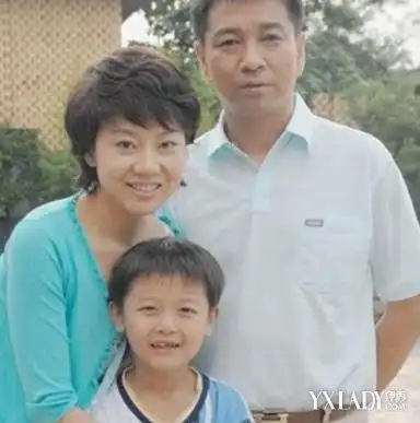 图闫妮前夫照片曝光隐婚一族曝光