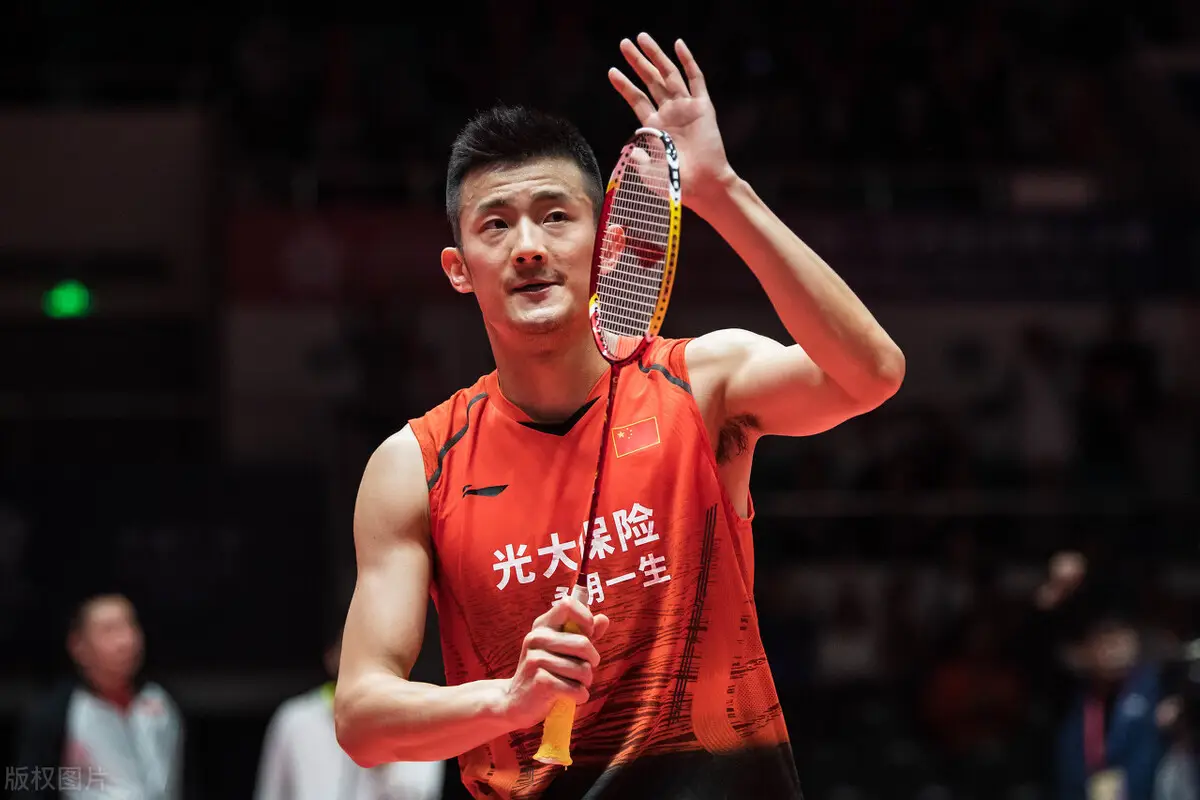 35岁奥运冠军谌龙晒全家福,网友:这才是中国羽毛球队的典范_家庭_生活