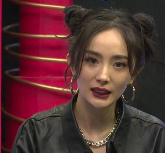 原创杨幂王牌对王牌直播扎双丸子哪吒头这五官有点真实了