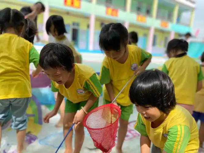 爱心幼儿园丰收捞鱼节