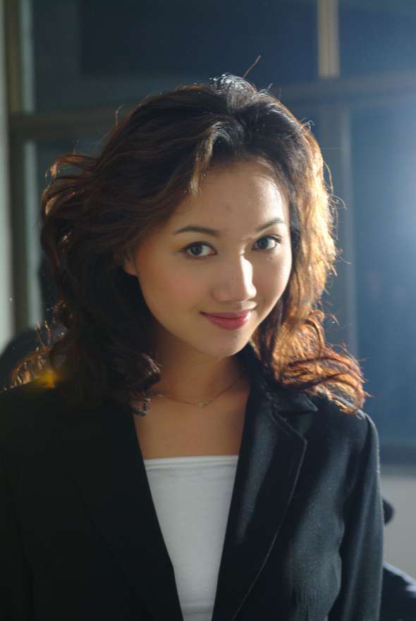 资料图片:30集电视剧《红罂粟》精彩剧照(12)