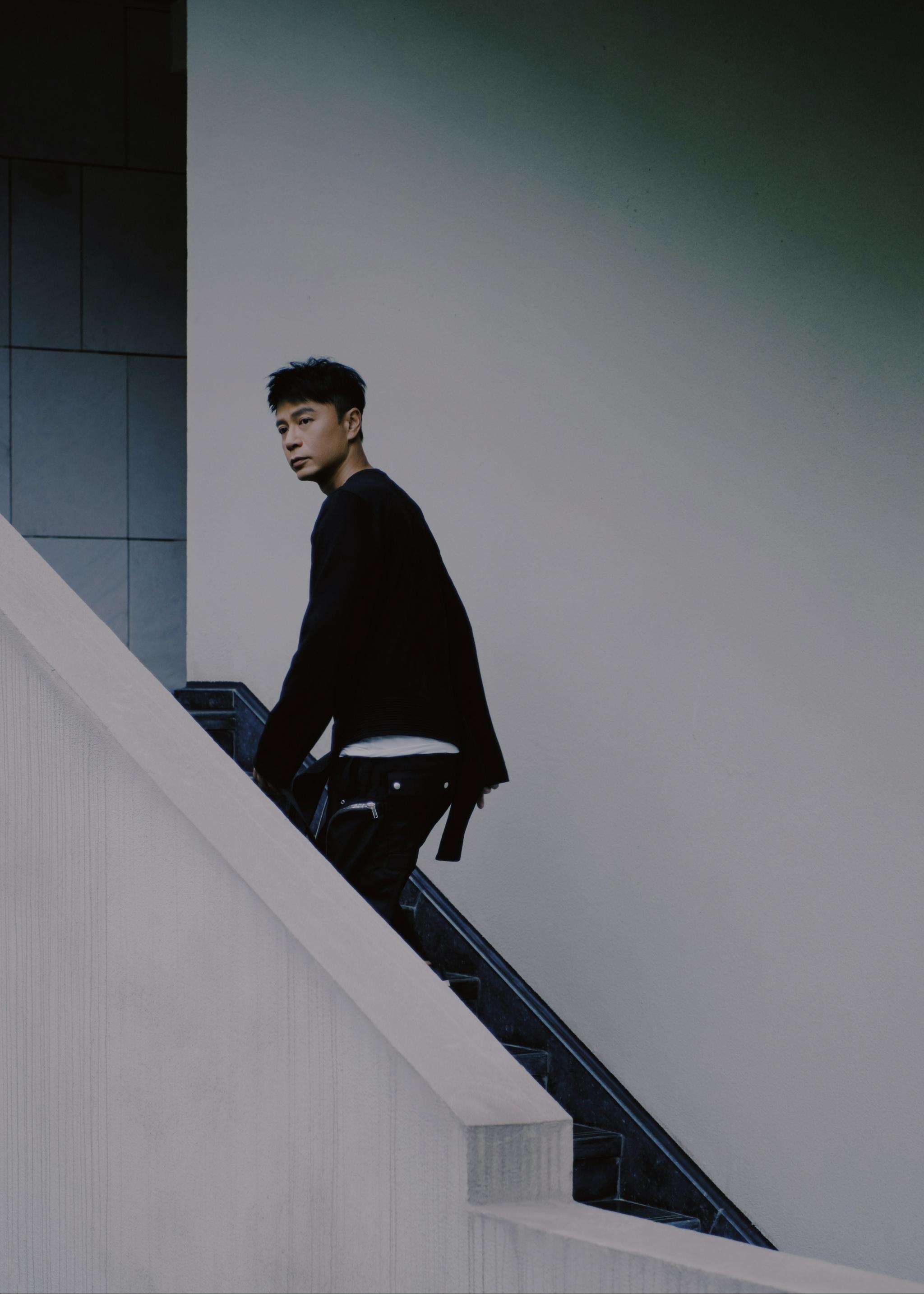 李克勤与王赫野破次元同框合作让网友们表示十分惊喜